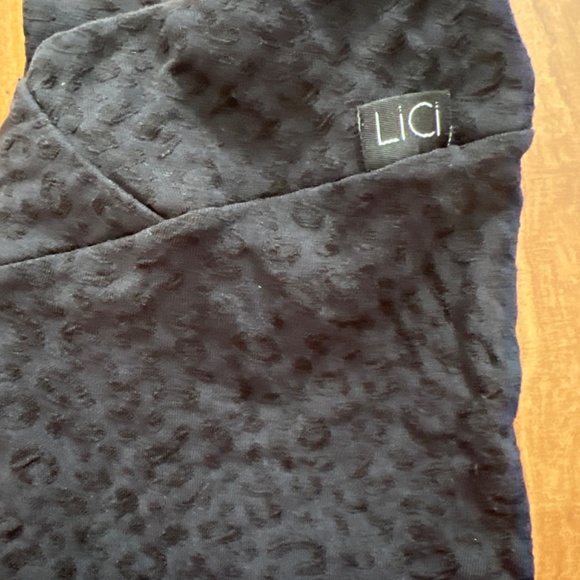 Lici Fit- black leopard scrunch leggings limited edition - Picture 4 of 4